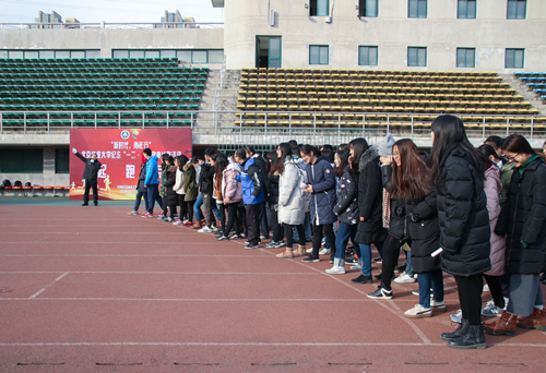 20171211151295744680409053.jpg 李永和老师发枪.jpg