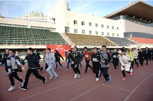 20171211151295745913509021.jpg 同学们出发.jpg
